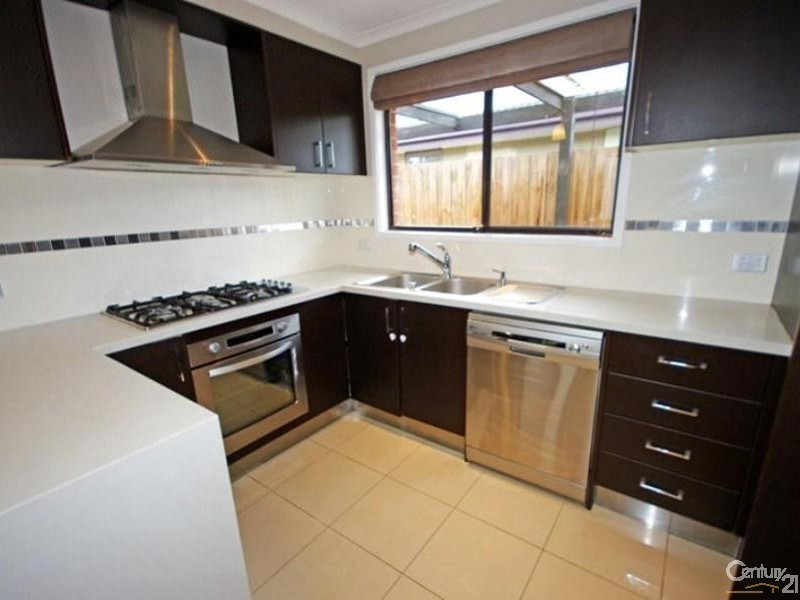 34 Sandleford Place, Dingley Village VIC 3172