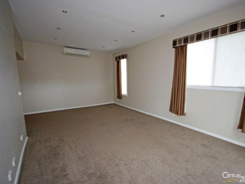 34 Sandleford Place, Dingley Village VIC 3172