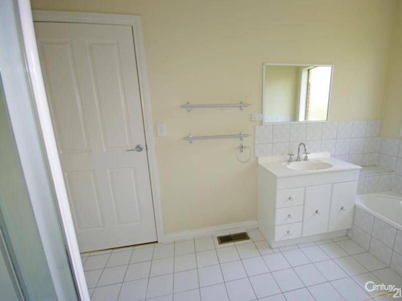 2/28 Murrong Avenue, Bentleigh East VIC 3165