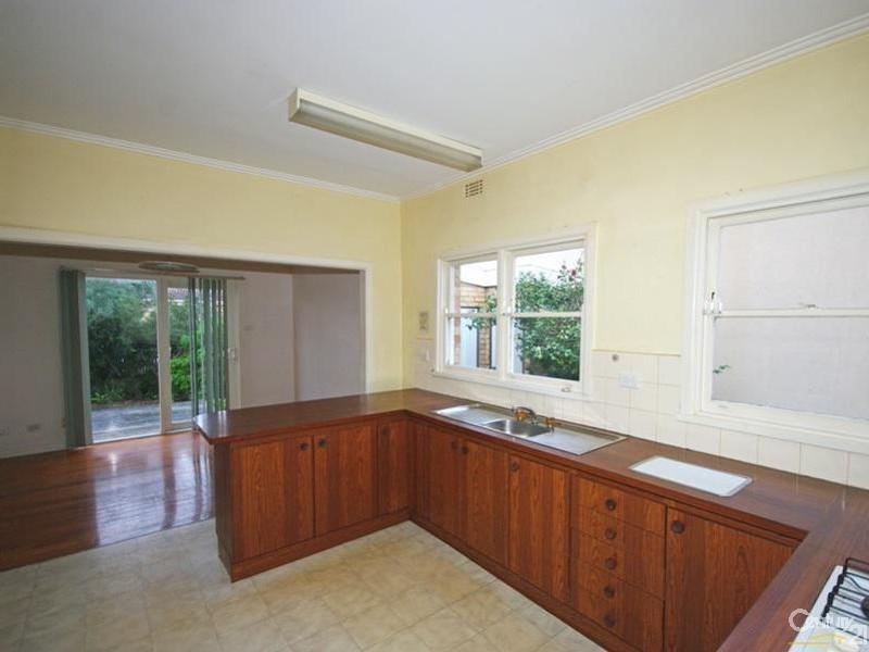 98 Tucker Road, Bentleigh VIC 3204