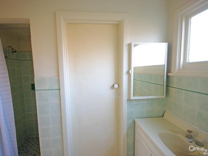 98 Tucker Road, Bentleigh VIC 3204