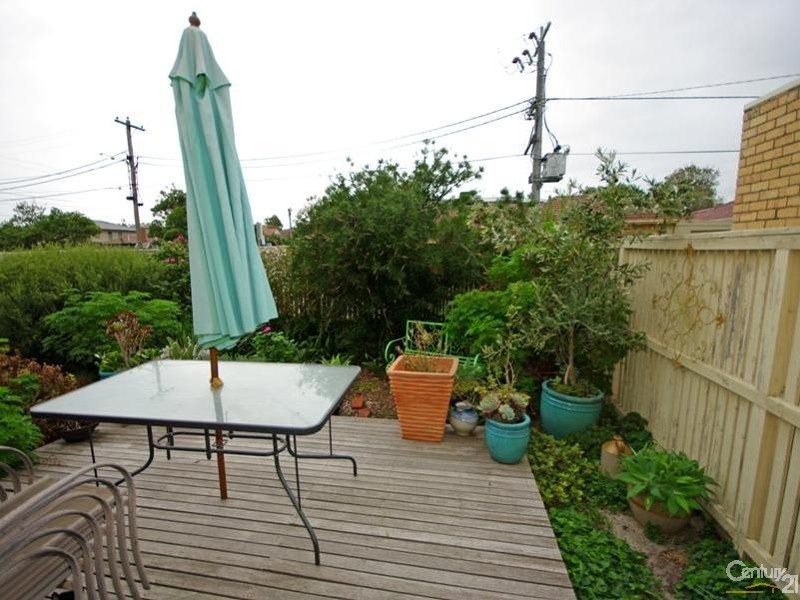 98 Tucker Road, Bentleigh VIC 3204