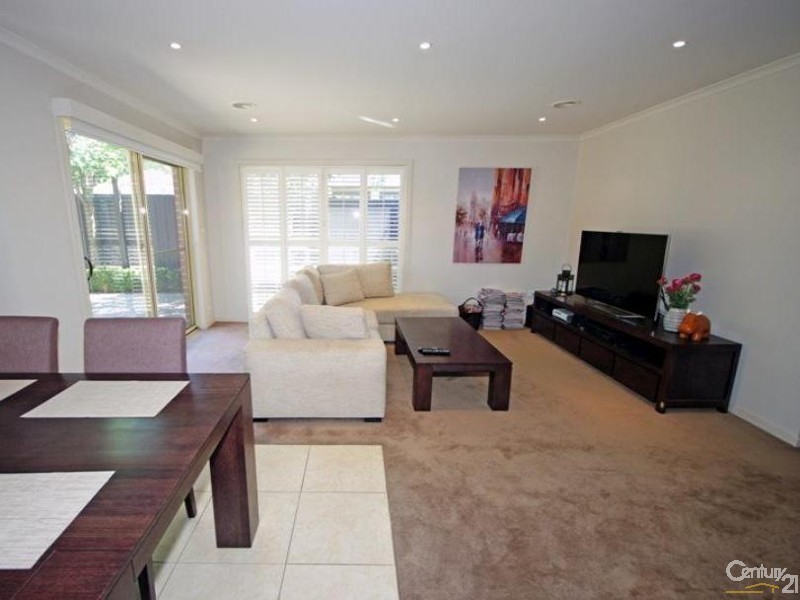 2/19 Kershaw Street, Bentleigh East VIC 3165