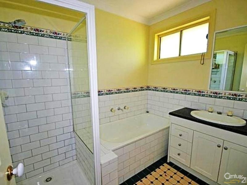 2/50 Lahona Avenue, Bentleigh East VIC 3165