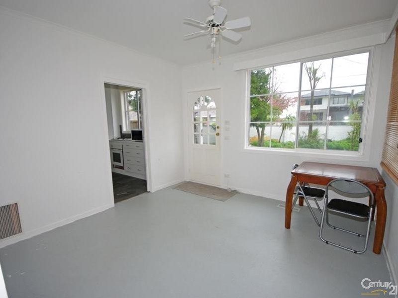 23 Seaview Avenue, Bentleigh VIC 3204