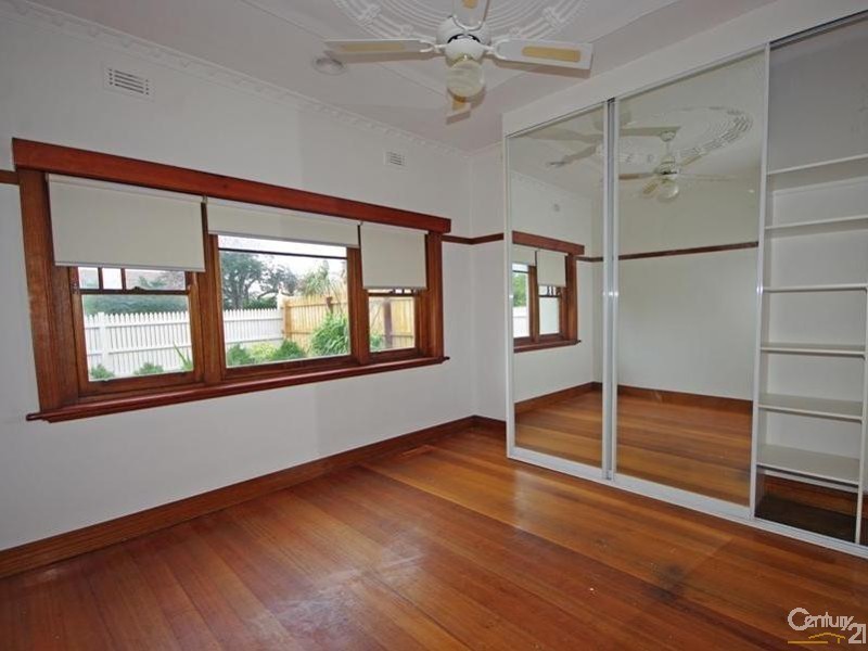 18A Lewis Street, Mckinnon VIC 3204