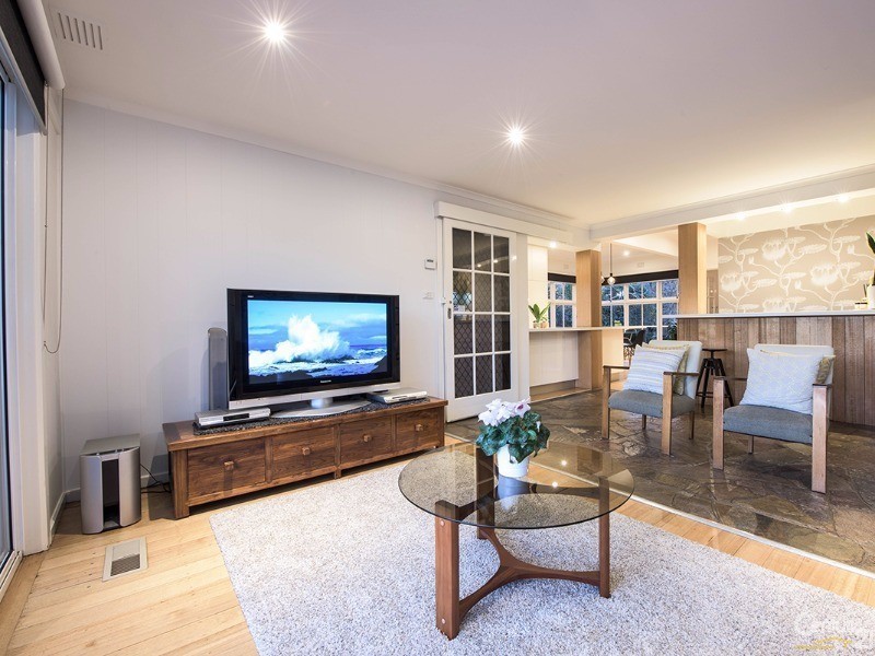 13 Tucker Road, Bentleigh VIC 3204