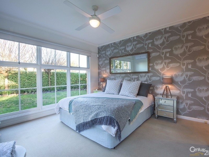 13 Tucker Road, Bentleigh VIC 3204