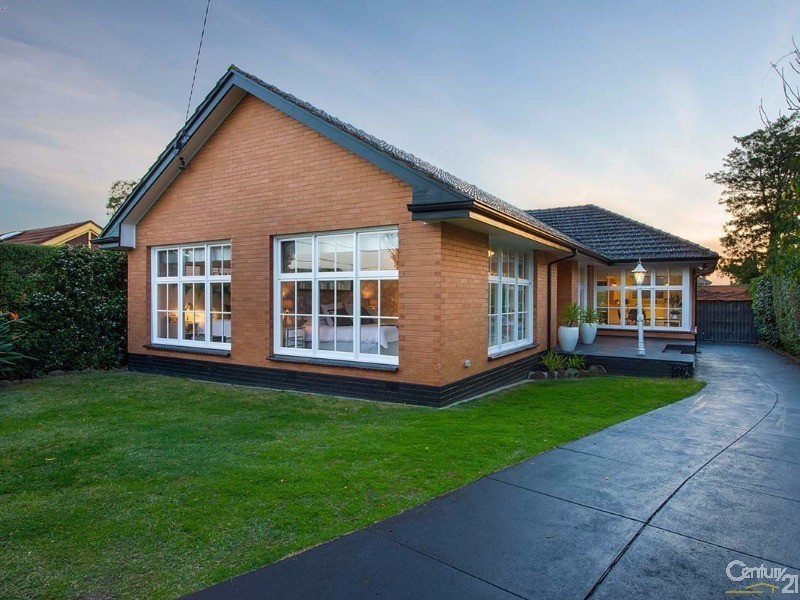 13 Tucker Road, Bentleigh VIC 3204