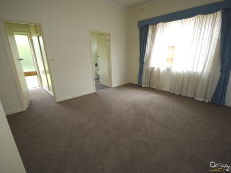 4 Kooringa Road, Carnegie VIC 3163