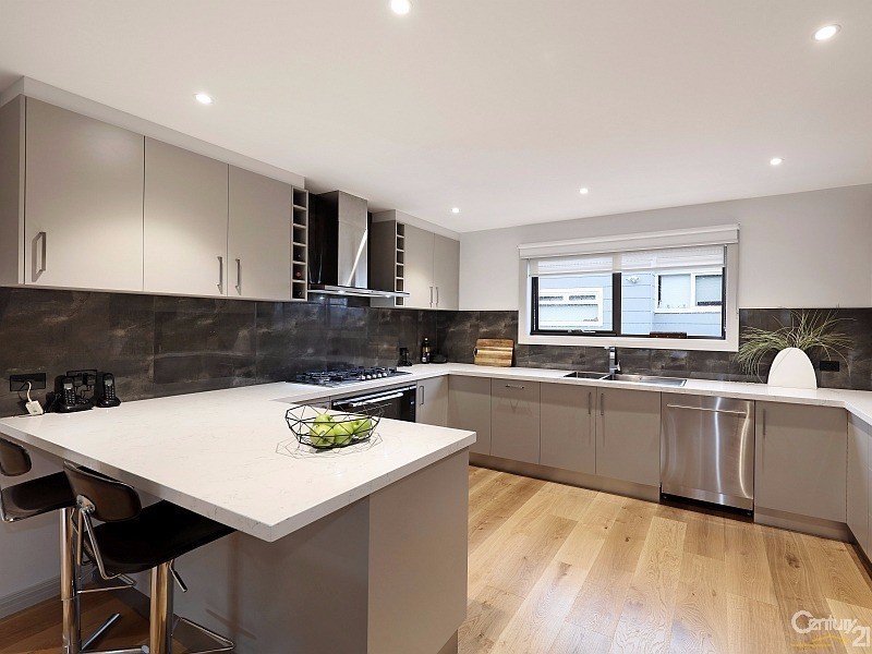 2/12 Richard Street, Bentleigh East VIC 3165