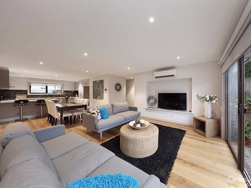 2/12 Richard Street, Bentleigh East VIC 3165