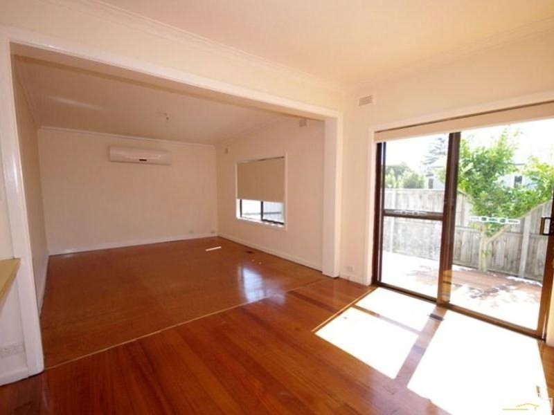 39A Prince Edward Avenue, Mckinnon VIC 3204