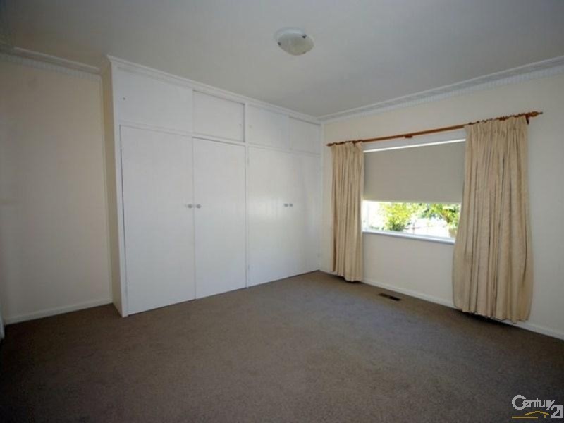 39A Prince Edward Avenue, Mckinnon VIC 3204