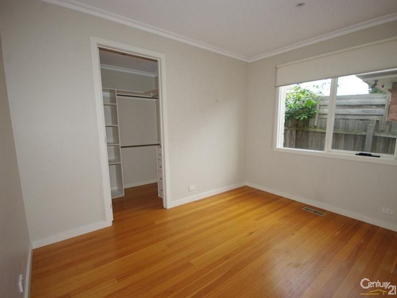 2/34 Whitmuir Road, Bentleigh VIC 3204