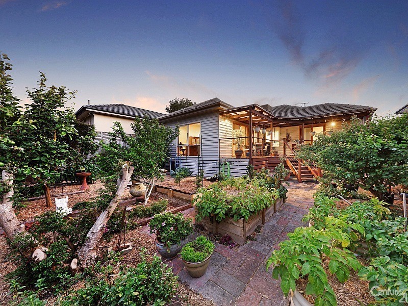 93 Parkmore Road, Bentleigh East VIC 3165