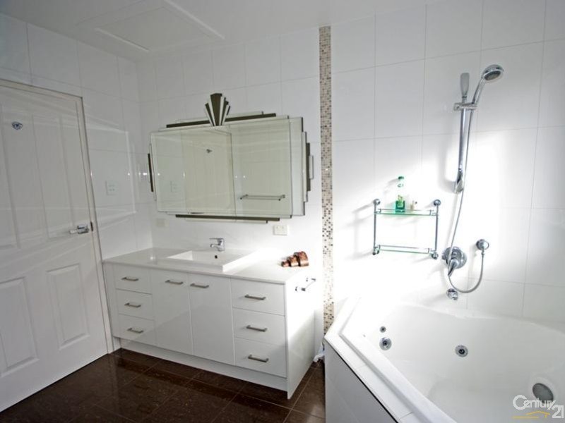 7/3B Warrigal Road, Hughesdale VIC 3166