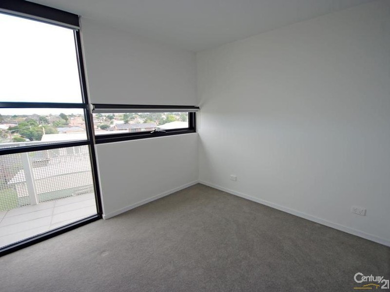 302/175 Kangaroo Road, Hughesdale VIC 3166