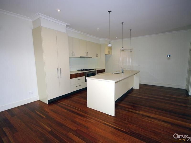 2 Preston Street, Mckinnon VIC 3204