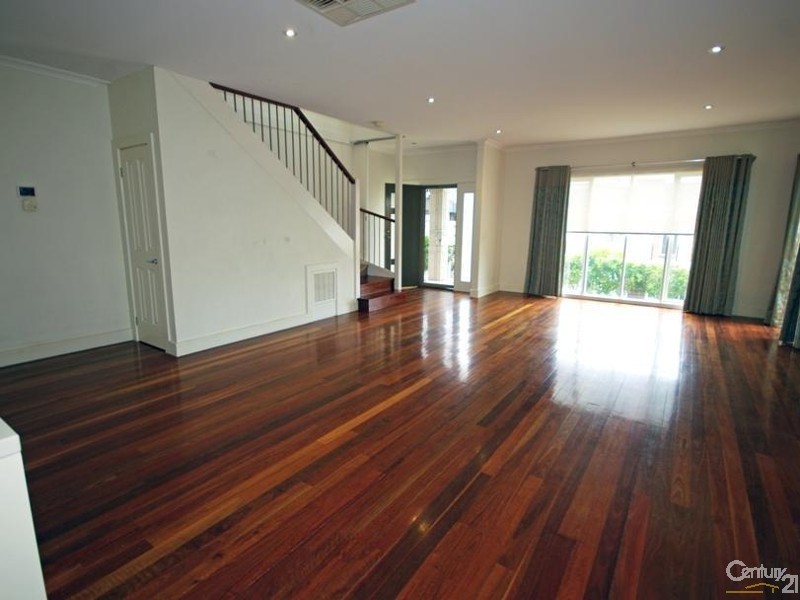 2 Preston Street, Mckinnon VIC 3204