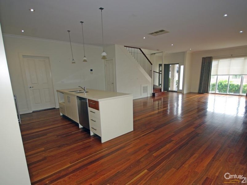 2 Preston Street, Mckinnon VIC 3204