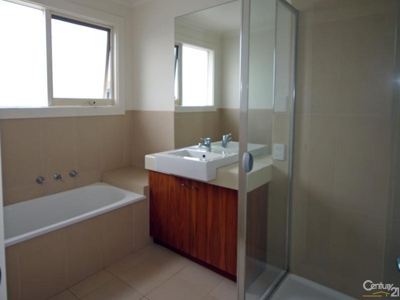 2 Preston Street, Mckinnon VIC 3204