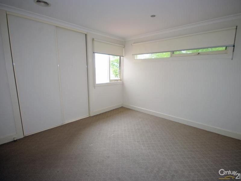 2 Preston Street, Mckinnon VIC 3204