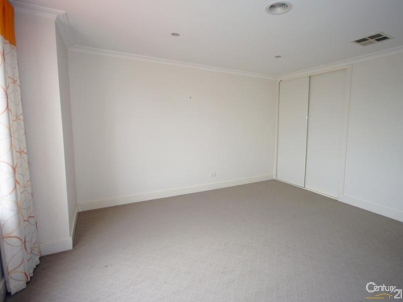 2 Preston Street, Mckinnon VIC 3204