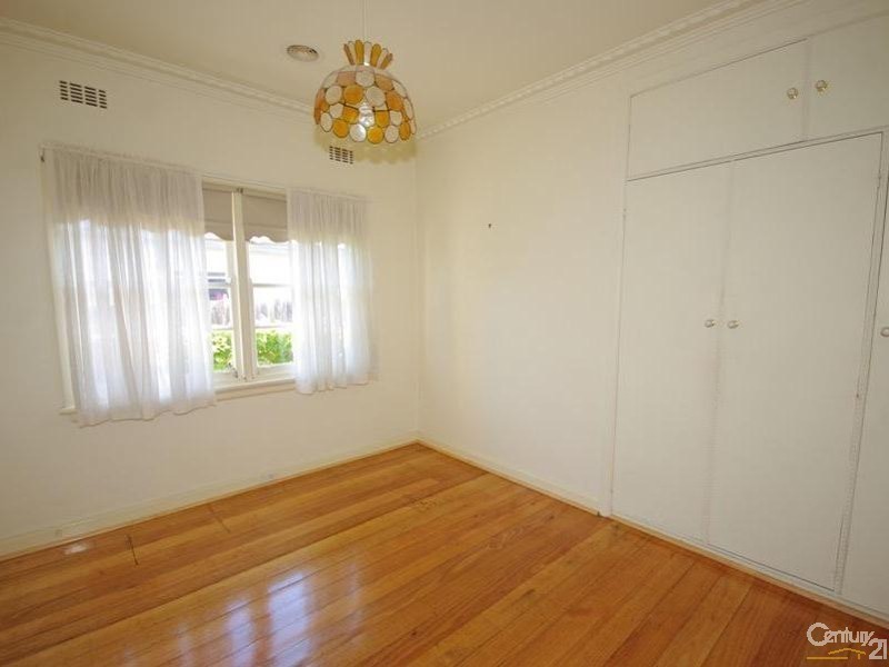 33 Small Road, Bentleigh VIC 3204
