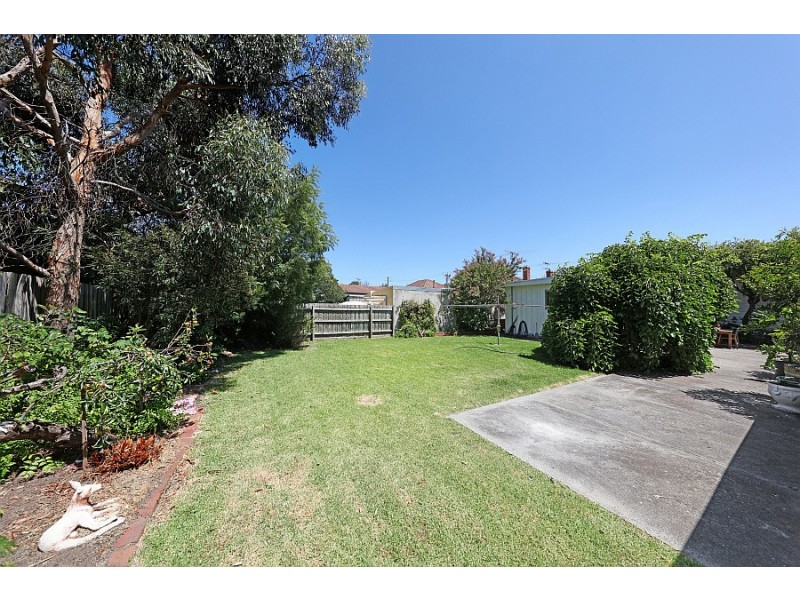 4 Thompson Street, Ormond VIC 3204