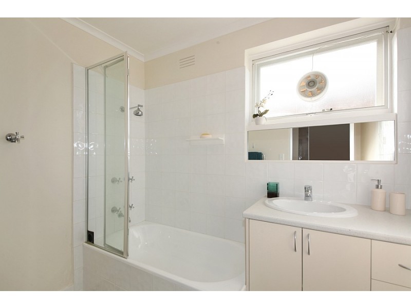 1/297 Jasper Road, Ormond VIC 3204