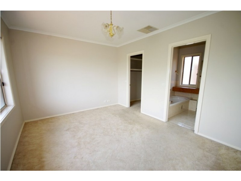 212 Tucker Road, Mckinnon VIC 3204