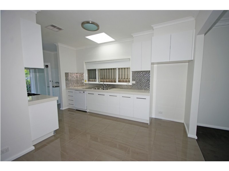 16 Leonie Avenue, Bentleigh East VIC 3165