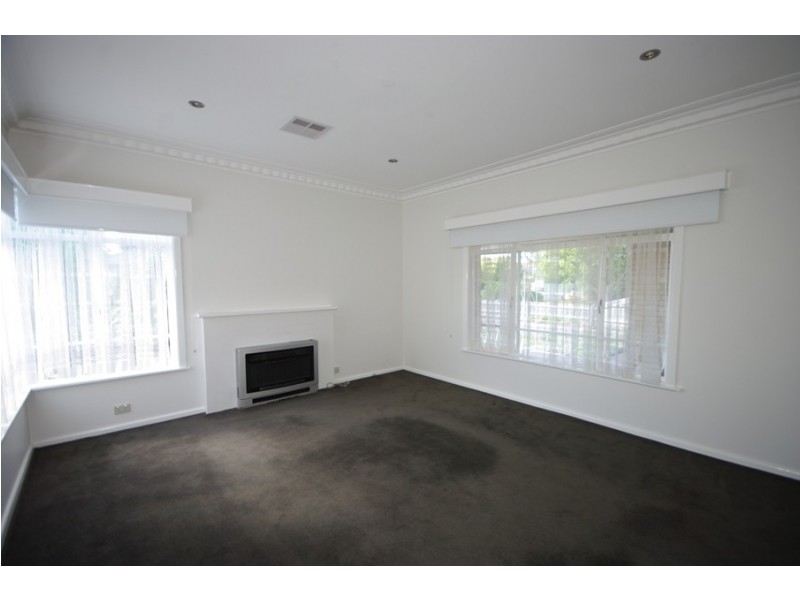 16 Leonie Avenue, Bentleigh East VIC 3165