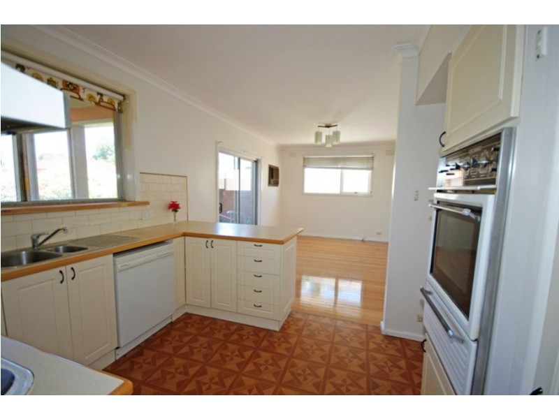 26 Pasadena Crescent, Bentleigh East VIC 3165