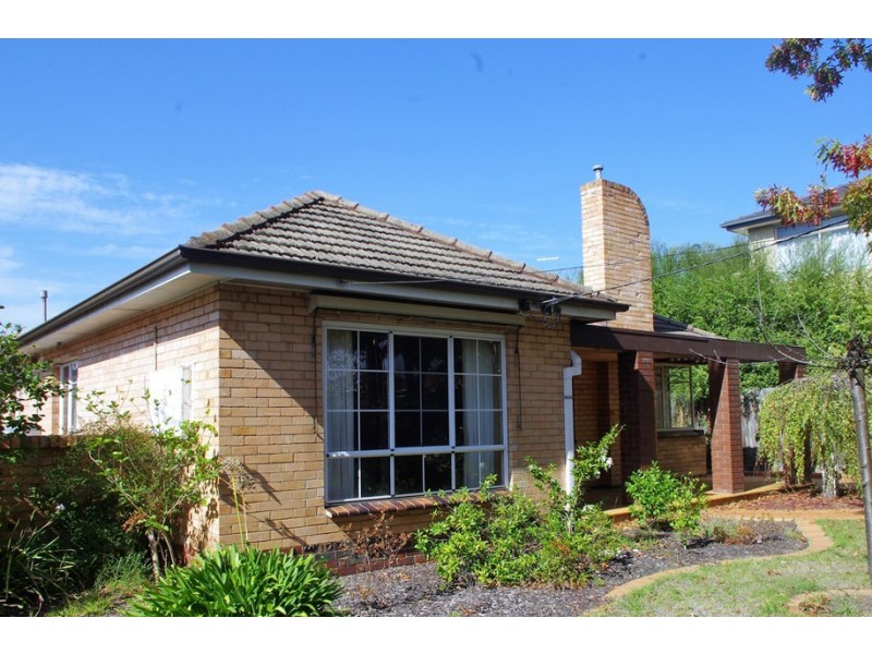 2 Shanahan Crescent, Mckinnon VIC 3204