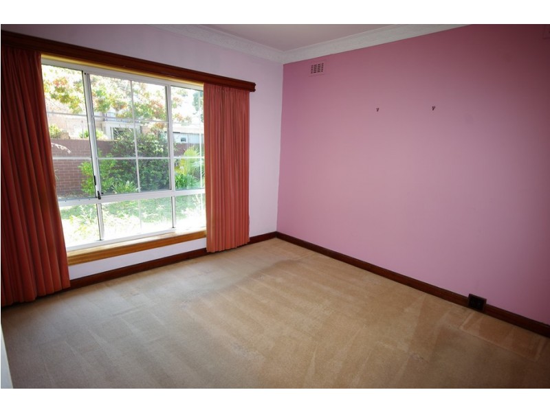 2 Shanahan Crescent, Mckinnon VIC 3204