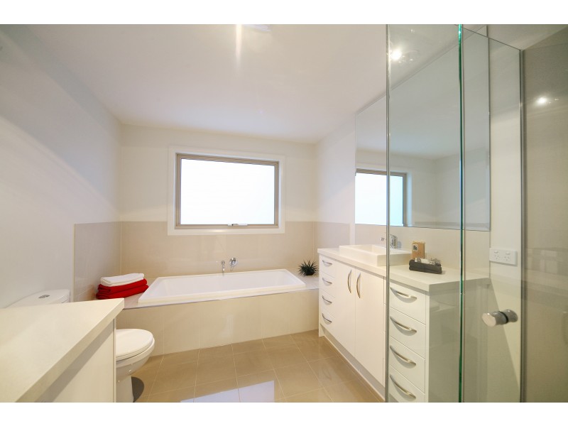 8/18 Bleazby Street, Bentleigh VIC 3204