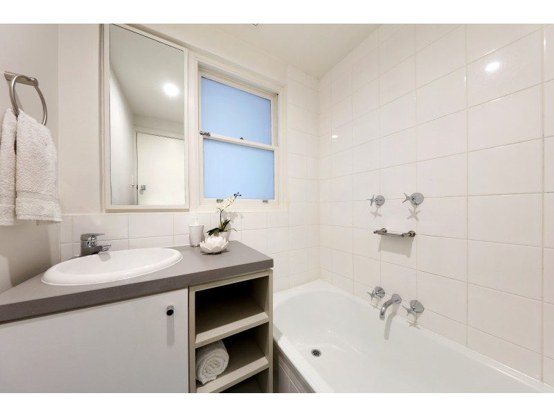 10/8 Louise Street, Melbourne VIC 3004