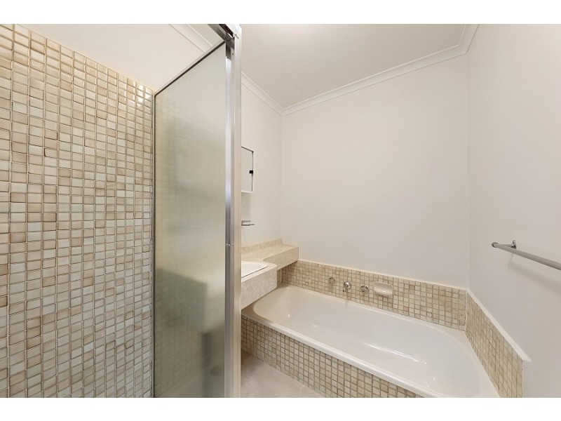 1/4 Draper Street, Mckinnon VIC 3204