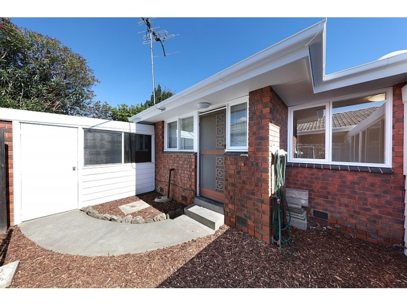 1/4 Draper Street, Mckinnon VIC 3204