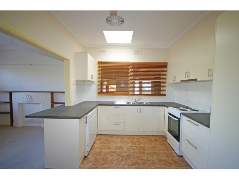 31 Rose Street, Mckinnon VIC 3204