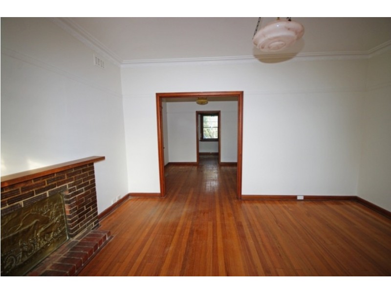 2  Hudson Street, Mckinnon VIC 3204