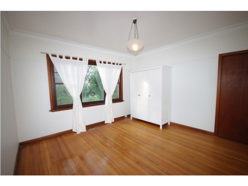 2  Hudson Street, Mckinnon VIC 3204