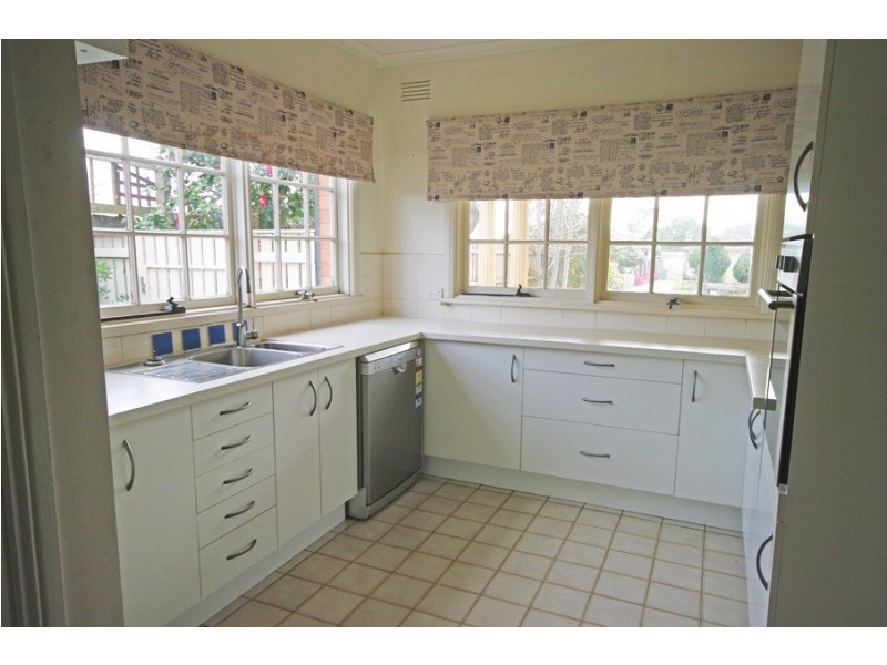 12 Thomasina Street, Bentleigh East VIC 3165