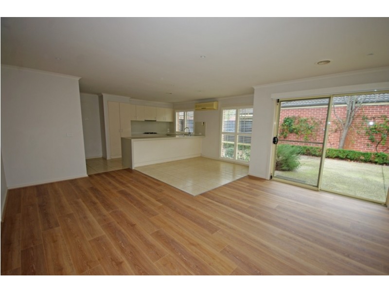 2/19 Kershaw Street, Bentleigh East VIC 3165