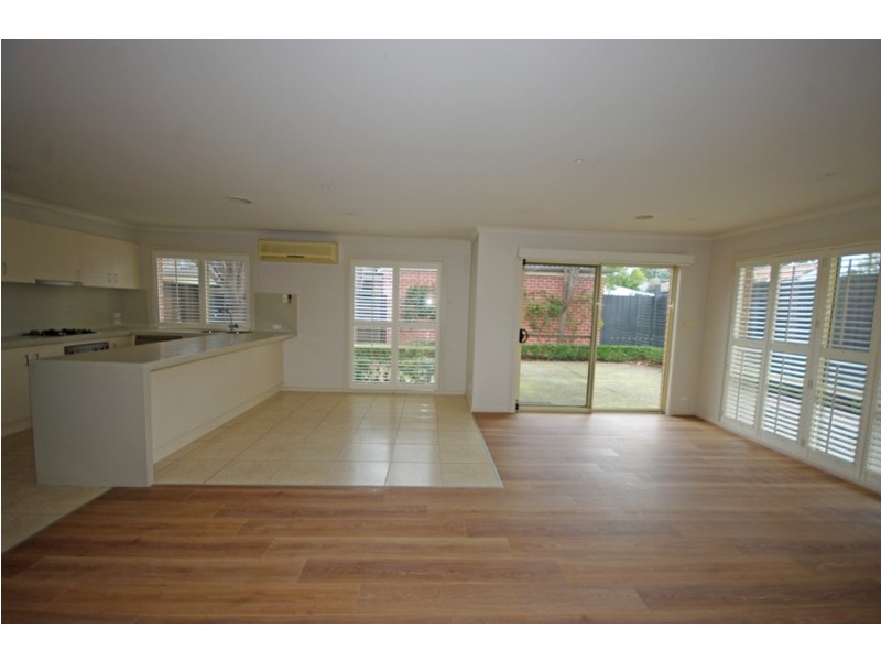 2/19 Kershaw Street, Bentleigh East VIC 3165