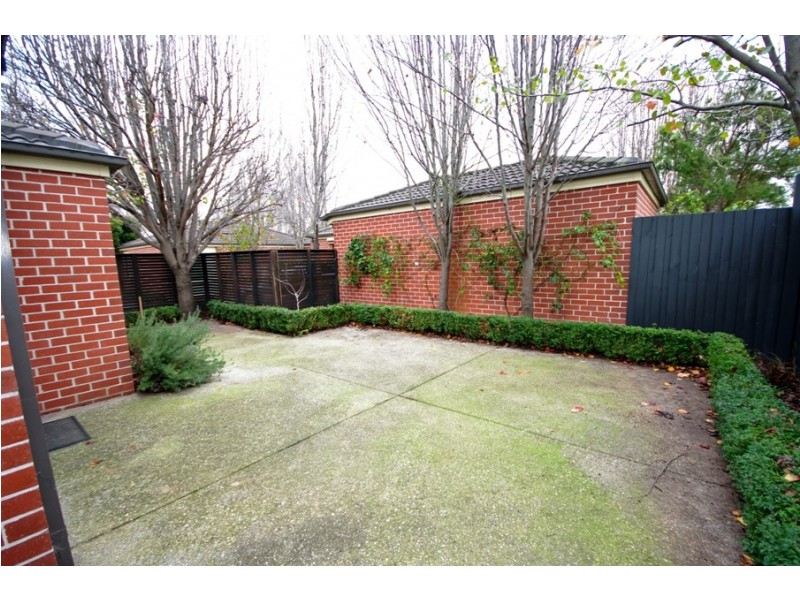 2/19 Kershaw Street, Bentleigh East VIC 3165