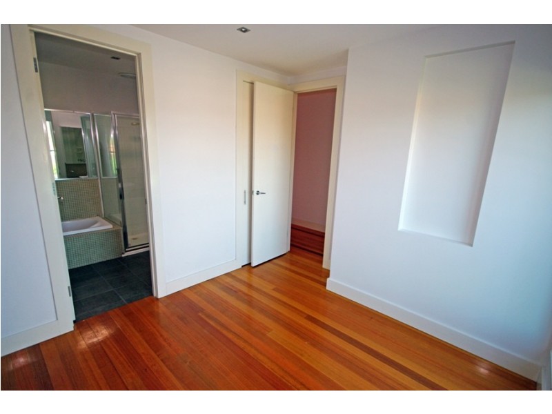 2/119 Kangaroo Road, Hughesdale VIC 3166