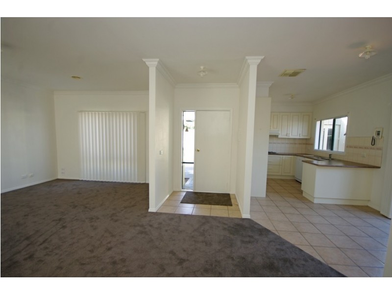 2/129  East Boundary Road, Bentleigh East VIC 3165